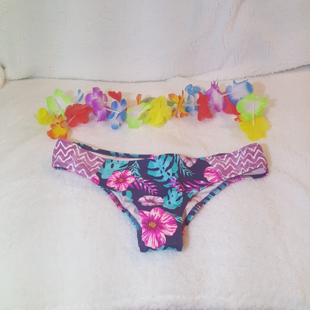 🎈NWOT Shade & Shore Bikini Bottom - Picture 2 of 7